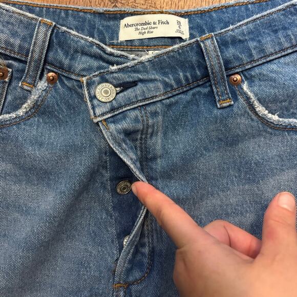 Abercrombie & Fitch The Dad Short High Rise Curve Love Size 28/6 - Picture 2 of 5